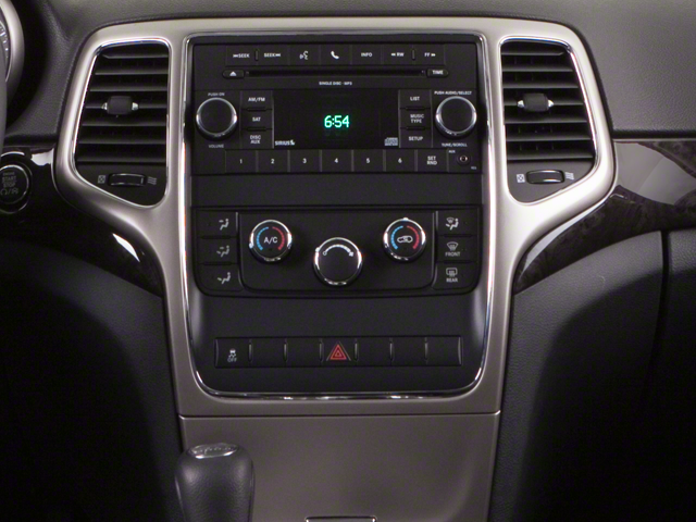 2013 Jeep Grand Cherokee Laredo 26X w/ Nav & Tow Group