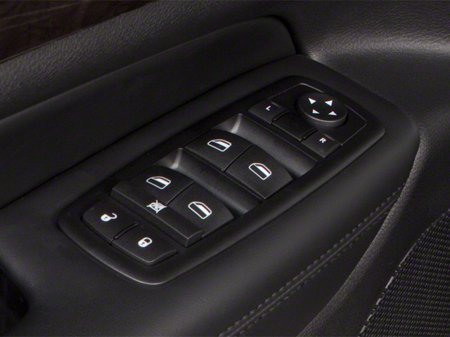 2013 Jeep Grand Cherokee Laredo 26X w/ Nav & Tow Group
