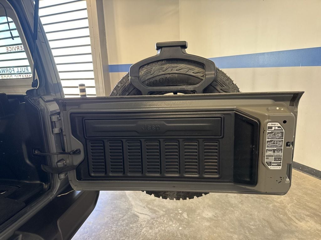 2021 Jeep Wrangler Unlimited Sahara Hard Top w/ Nav & Sound Group