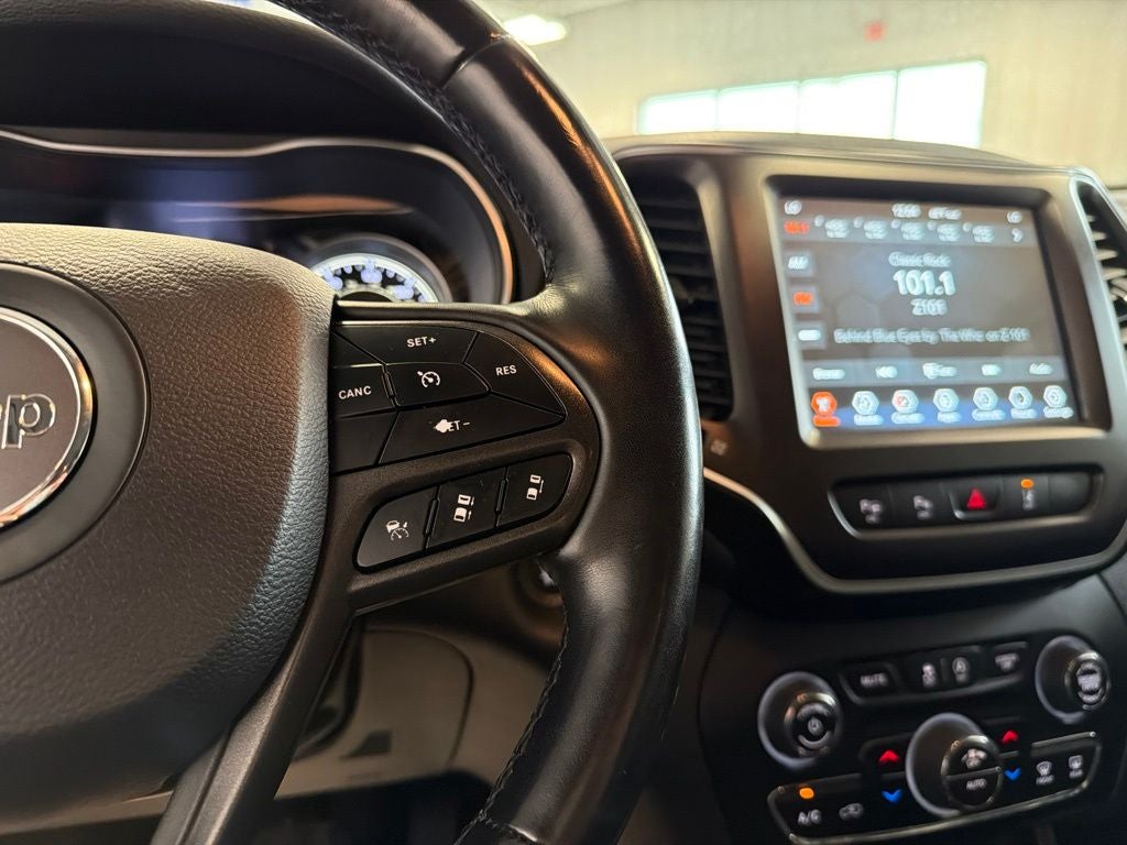 2021 Jeep Cherokee Trailhawk w/ Technology & Comfort Group