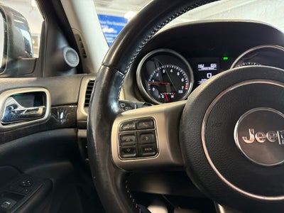 2013 Jeep Grand Cherokee Laredo 26X w/ Nav & Tow Group
