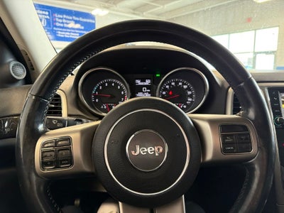 2013 Jeep Grand Cherokee Laredo 26X w/ Nav & Tow Group
