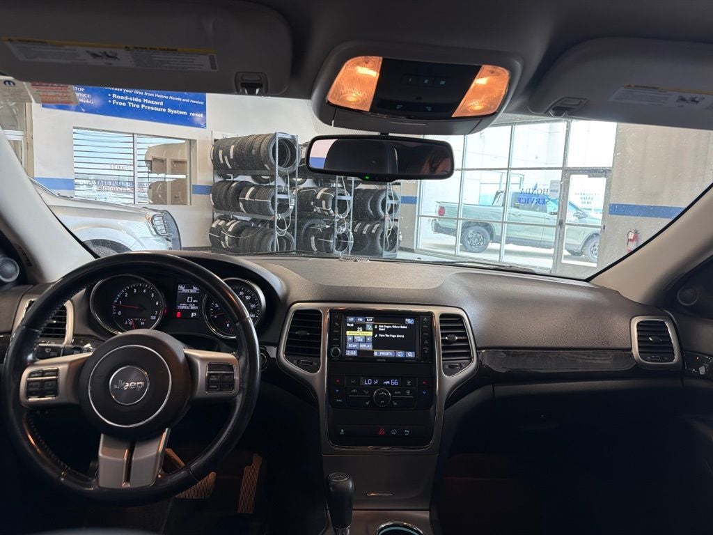 2013 Jeep Grand Cherokee Laredo 26X w/ Nav & Tow Group