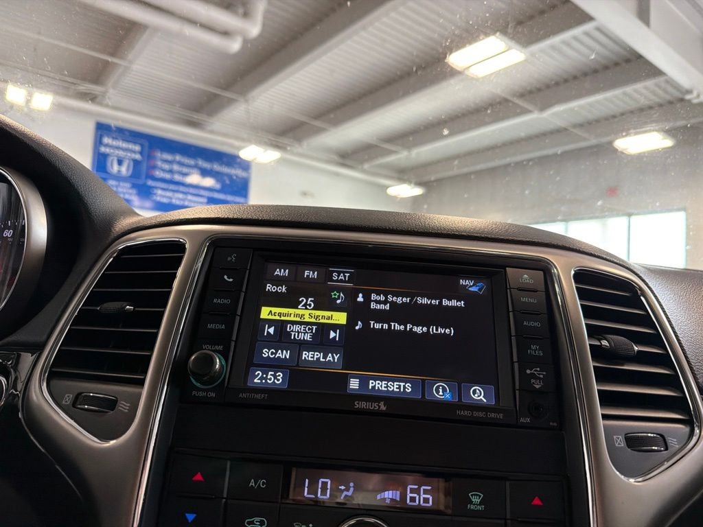 2013 Jeep Grand Cherokee Laredo 26X w/ Nav & Tow Group
