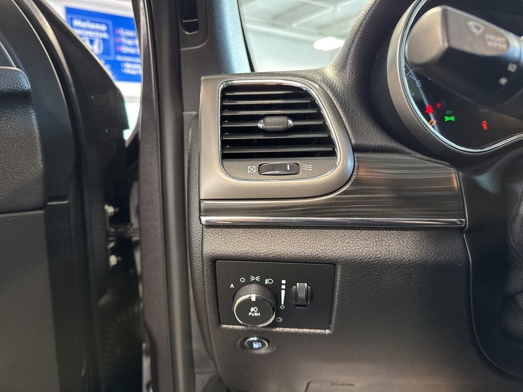 2019 Jeep Grand Cherokee Limited w/ Luxury Group II