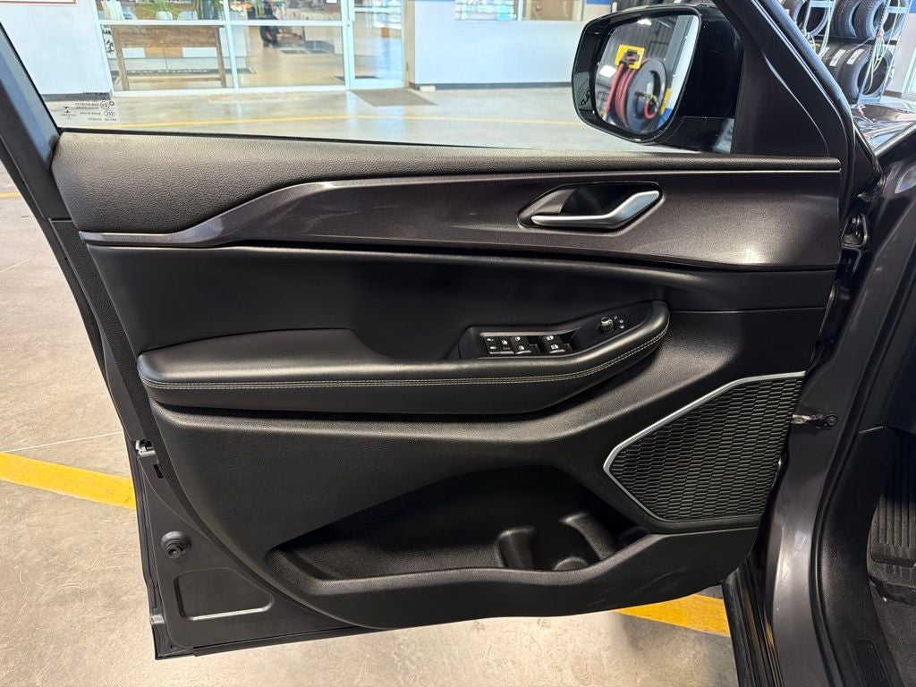 2022 Jeep Grand Cherokee L Altitude Appearance Pkg