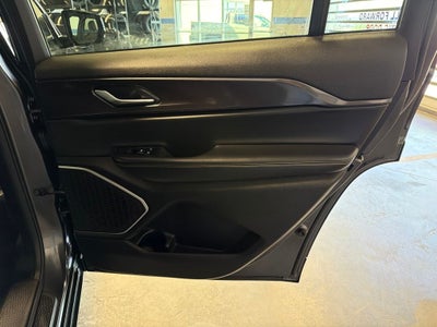 2022 Jeep Grand Cherokee L Altitude Appearance Pkg