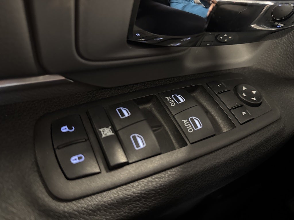 2023 RAM 1500 Classic SLT 29G w/ Trailer & Electronics Group