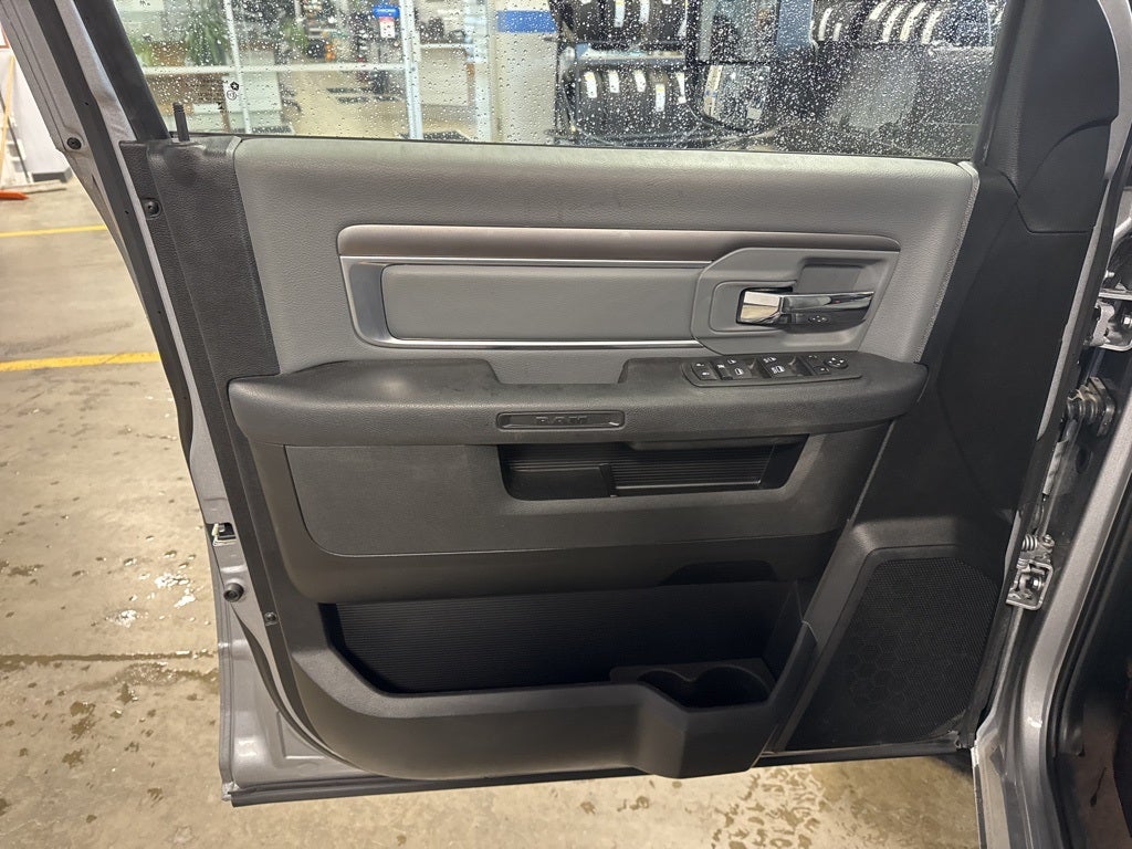 2023 RAM 1500 Classic SLT 29G w/ Trailer & Electronics Group