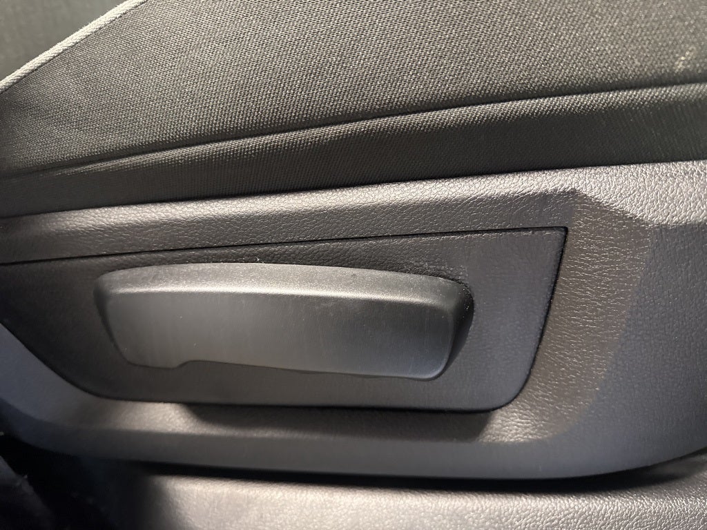 2023 RAM 1500 Classic SLT 29G w/ Trailer & Electronics Group