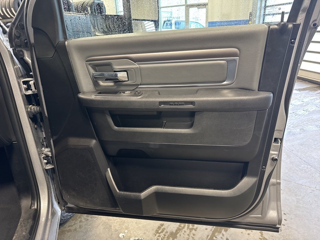 2023 RAM 1500 Classic SLT 29G w/ Trailer & Electronics Group