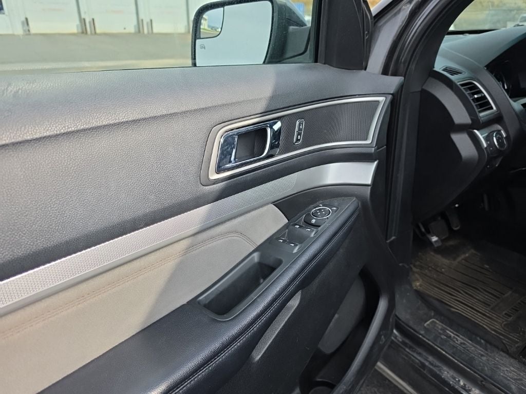 2017 Ford Explorer XLT 202A Sport Appearance Pkg