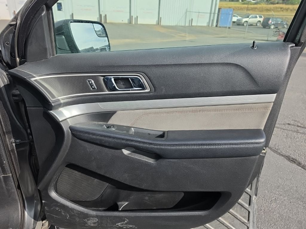 2017 Ford Explorer XLT 202A Sport Appearance Pkg