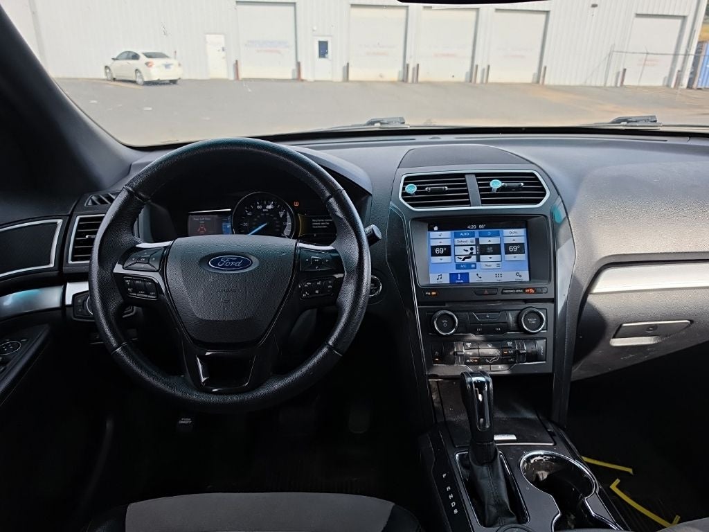2017 Ford Explorer XLT 202A Sport Appearance Pkg
