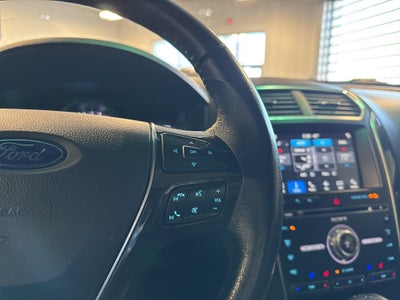 2017 Ford Explorer Limited w/ Adaptive Cruise & Pano Roof