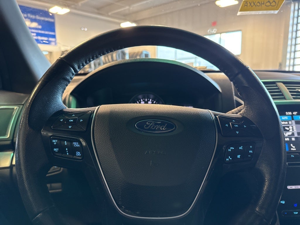 2017 Ford Explorer Limited w/ Adaptive Cruise & Pano Roof