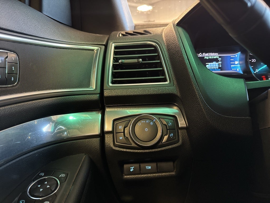 2017 Ford Explorer Limited w/ Adaptive Cruise & Pano Roof