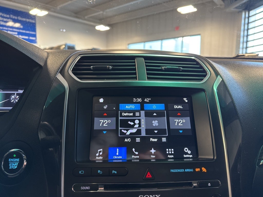 2017 Ford Explorer Limited w/ Adaptive Cruise & Pano Roof