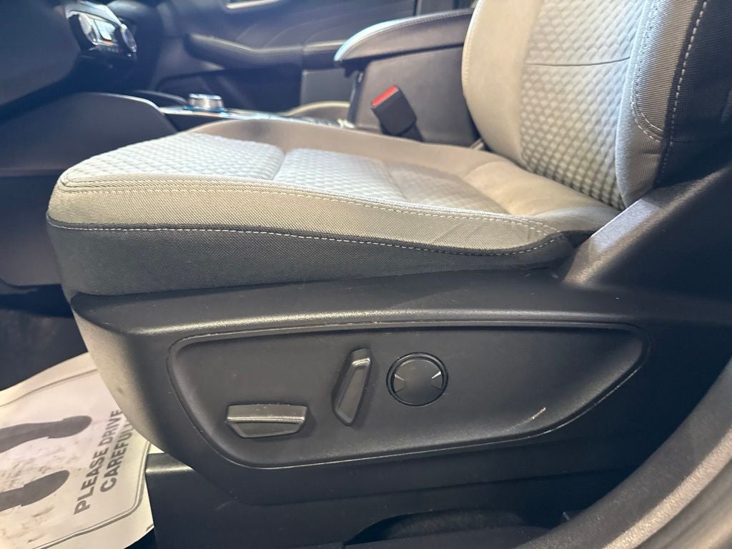 2022 Ford Escape SE w/ Convenience & Cold Weather Pkg