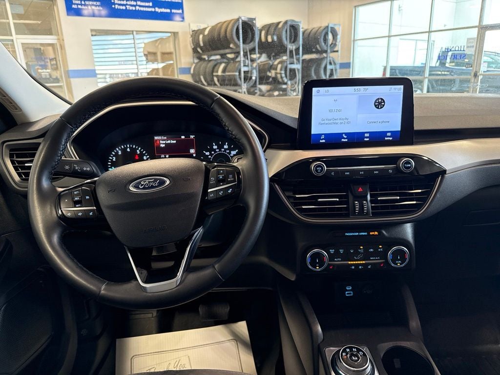 2022 Ford Escape SE w/ Convenience & Cold Weather Pkg