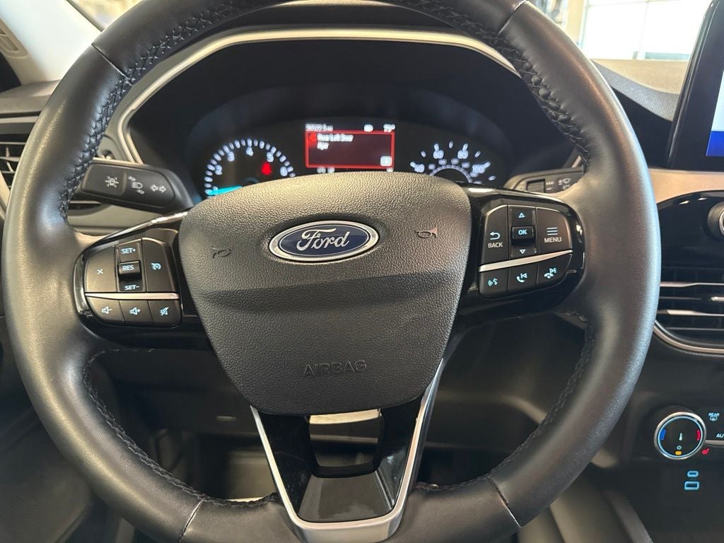 2022 Ford Escape SE w/ Convenience & Cold Weather Pkg