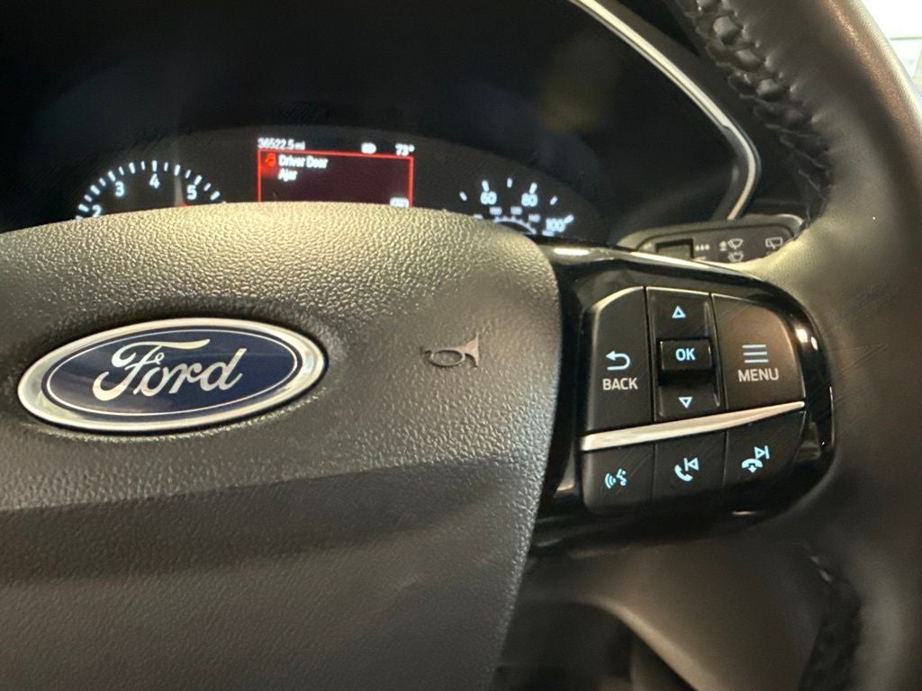 2022 Ford Escape SE w/ Convenience & Cold Weather Pkg