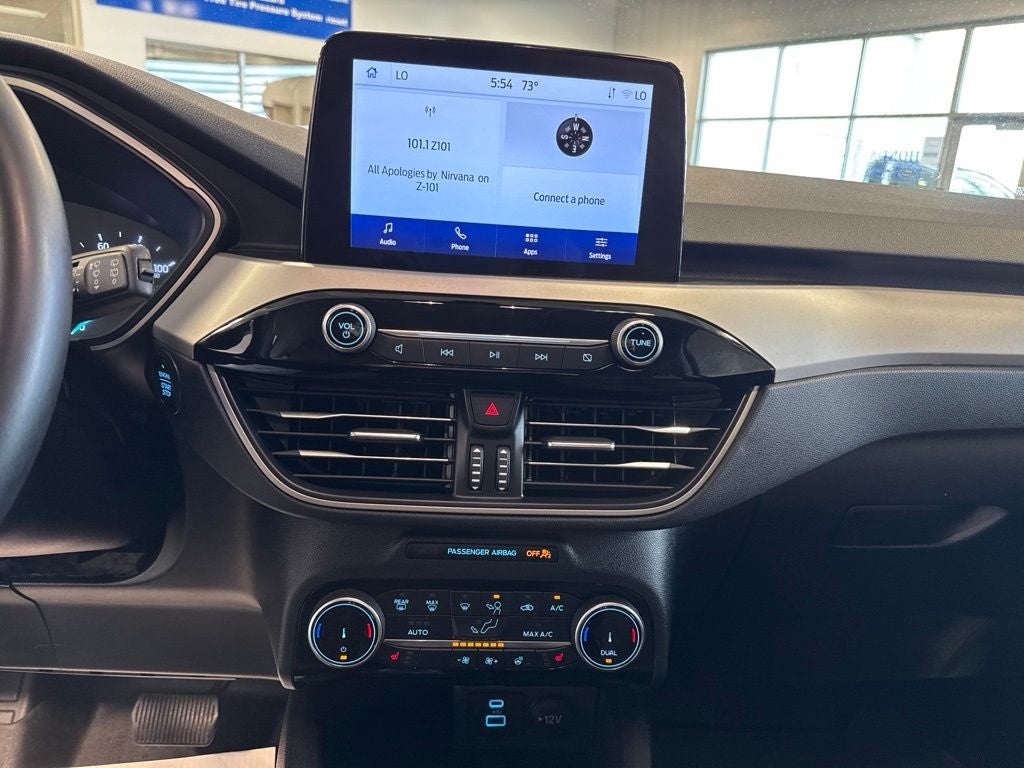 2022 Ford Escape SE w/ Convenience & Cold Weather Pkg