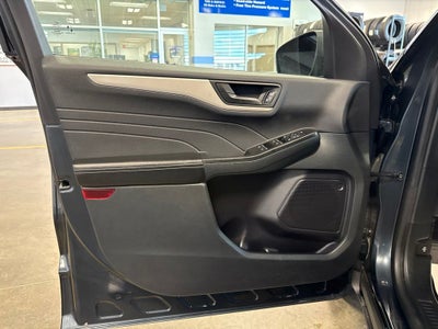 2022 Ford Escape SE w/ Convenience & Cold Weather Pkg
