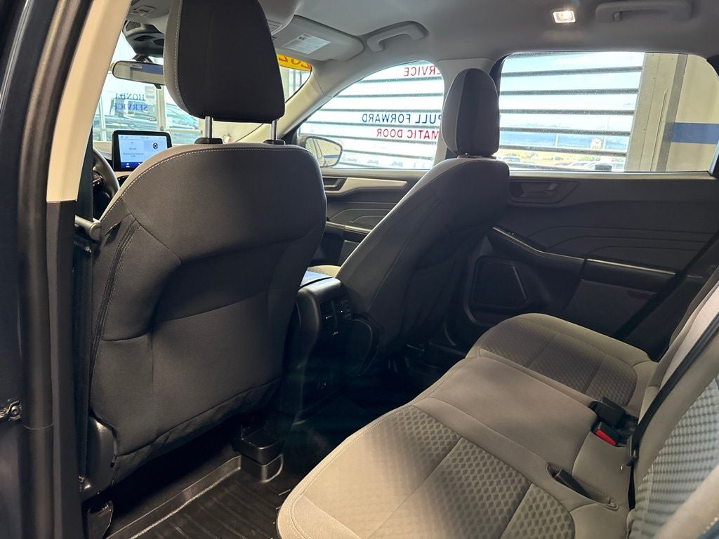 2022 Ford Escape SE w/ Convenience & Cold Weather Pkg