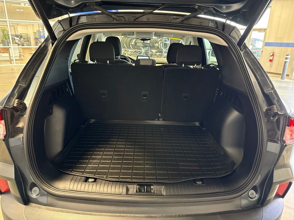 2022 Ford Escape SE w/ Convenience & Cold Weather Pkg