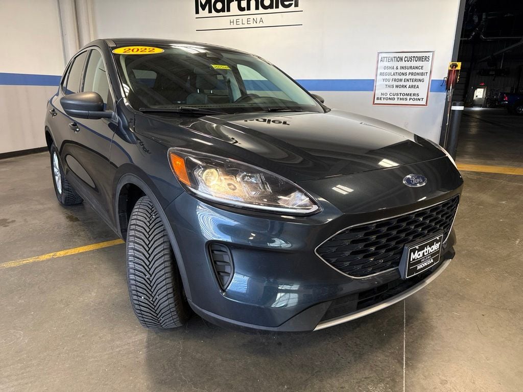 2022 Ford Escape SE w/ Convenience & Cold Weather Pkg