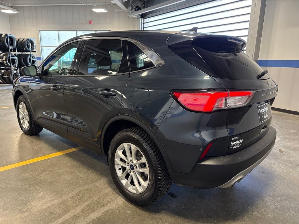 2022 Ford Escape SE w/ Convenience & Cold Weather Pkg