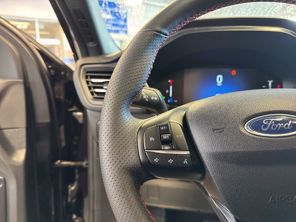 2025 Ford Escape ST-Line AWD w/ BLIS