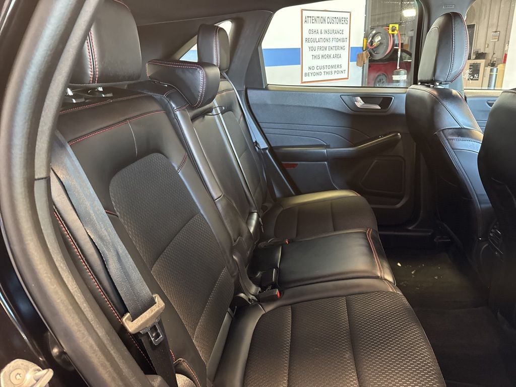 2025 Ford Escape ST-Line AWD w/ BLIS