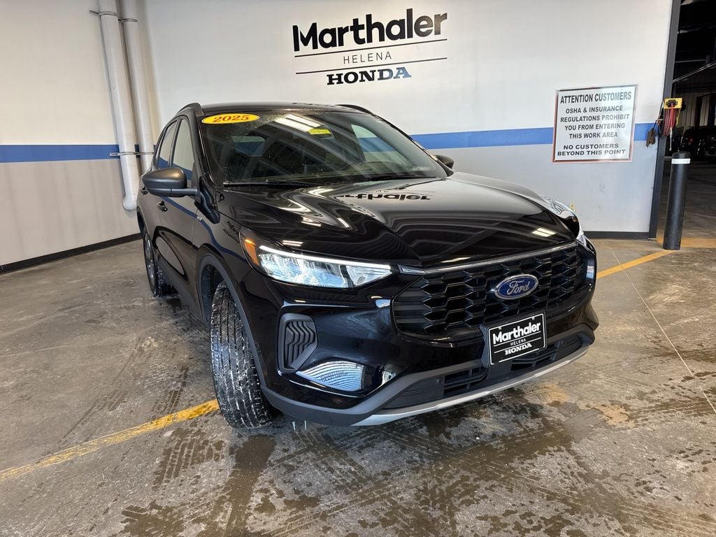2025 Ford Escape ST-Line AWD w/ BLIS