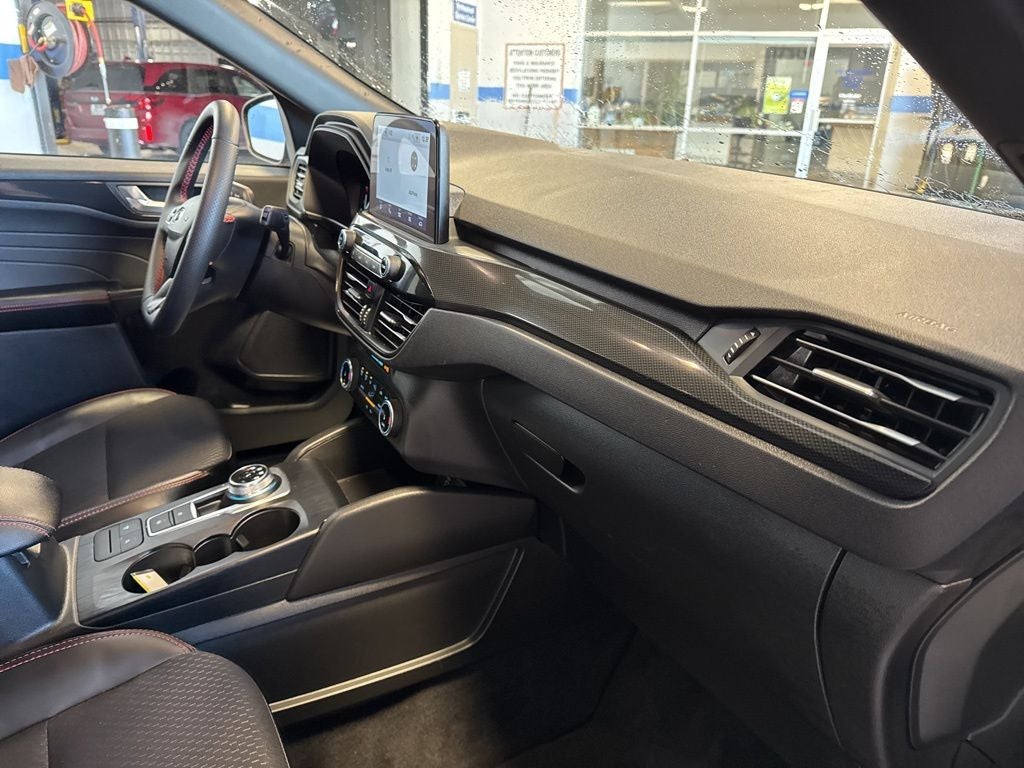 2025 Ford Escape ST-Line AWD w/ BLIS