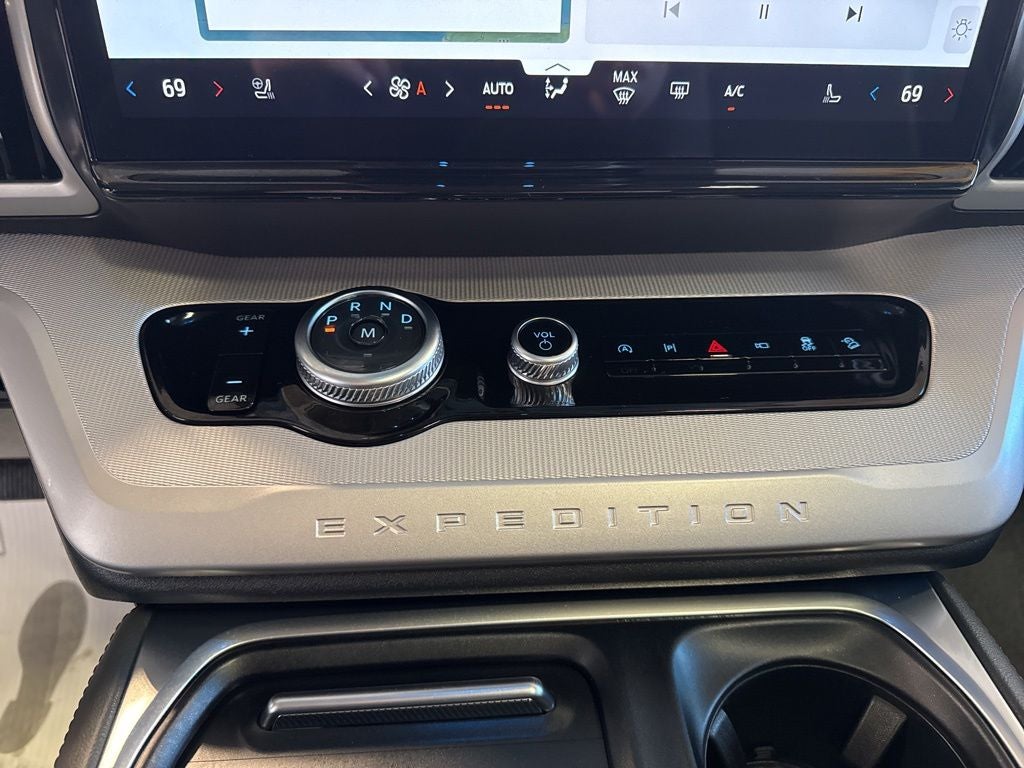 2025 Ford Expedition Max Active 202A Luxury Pkg w/ Bluecruise