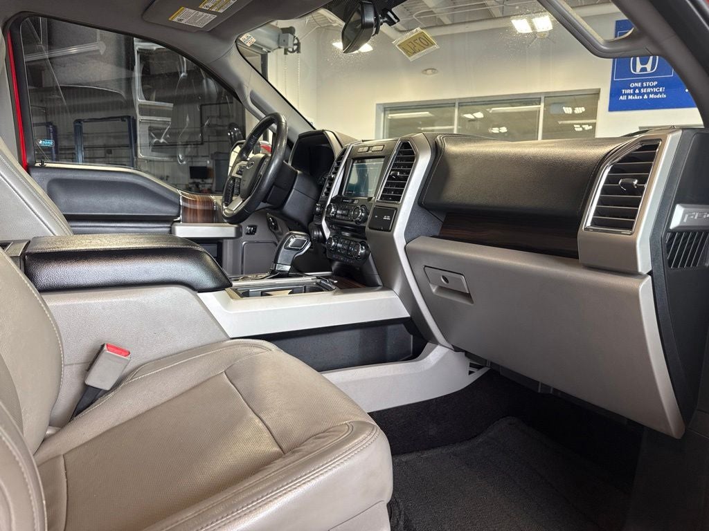 2016 Ford F-150 Lariat 157" WB 5.0 V8