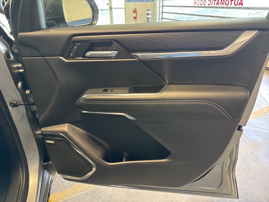 2025 GMC Acadia Elevation w/ Adaptive Cruise