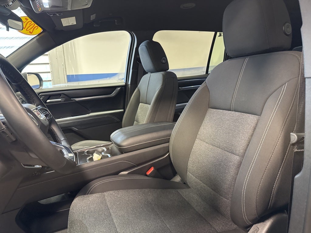 2025 GMC Acadia Elevation w/ Assisted Driving, Driver Convenience * Traileri