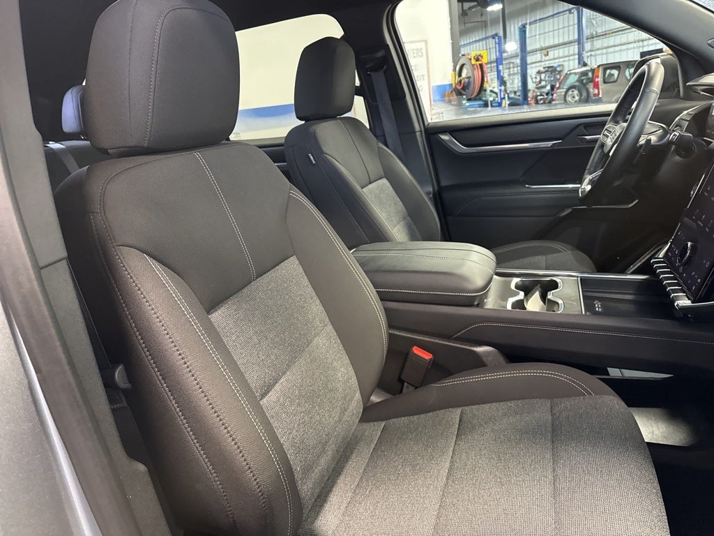 2025 GMC Acadia Elevation w/ Assisted Driving, Driver Convenience * Traileri