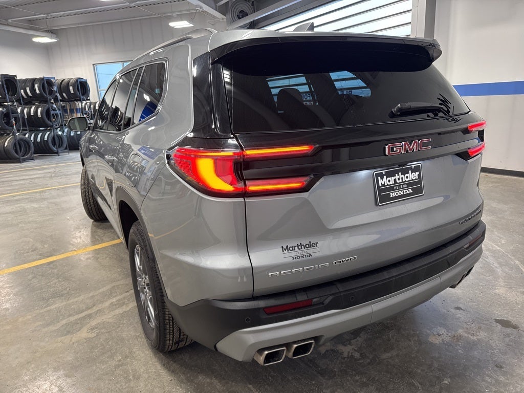 2025 GMC Acadia Elevation