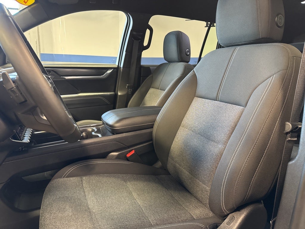 2025 GMC Acadia Elevation 4SD w/ Adaptive Cruise