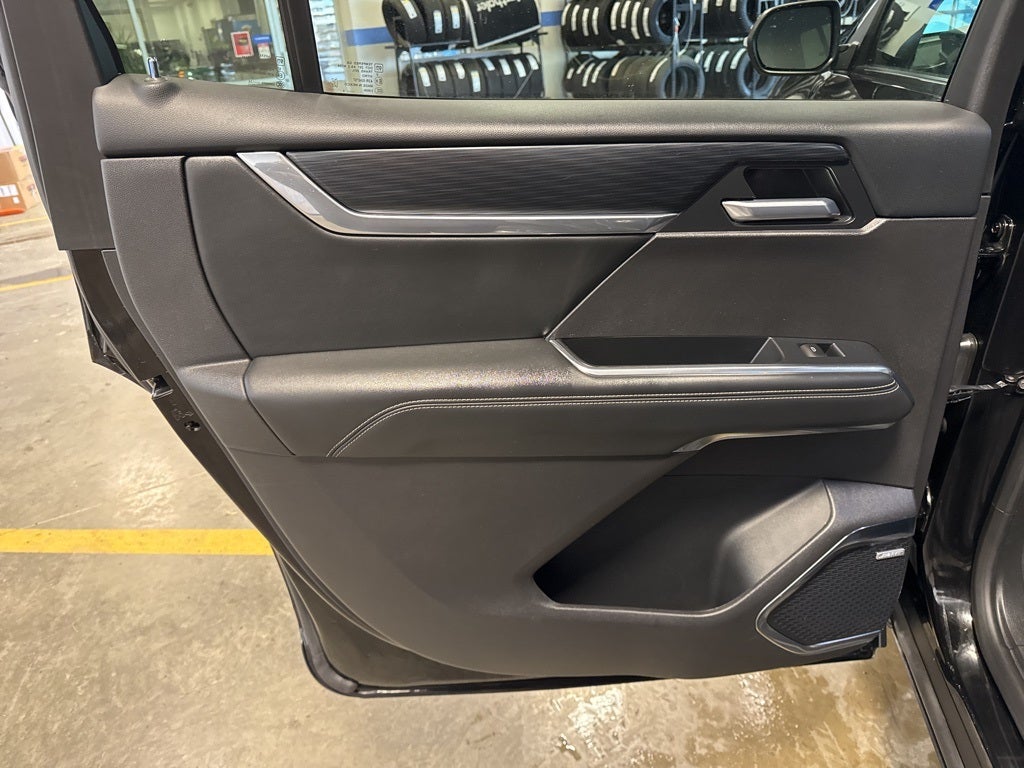 2025 GMC Acadia Elevation 4SD w/ Adaptive Cruise