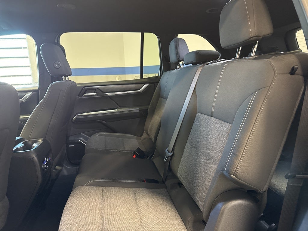 2025 GMC Acadia Elevation w/ Assisted Driving & Driver Convenience