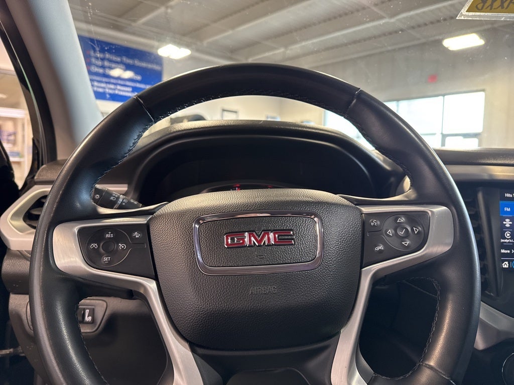 2023 GMC Acadia SLT AWD w/ Driver Convenience Pkg