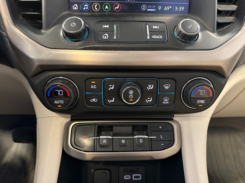2021 GMC Acadia Denali w/ Dual Moonroof