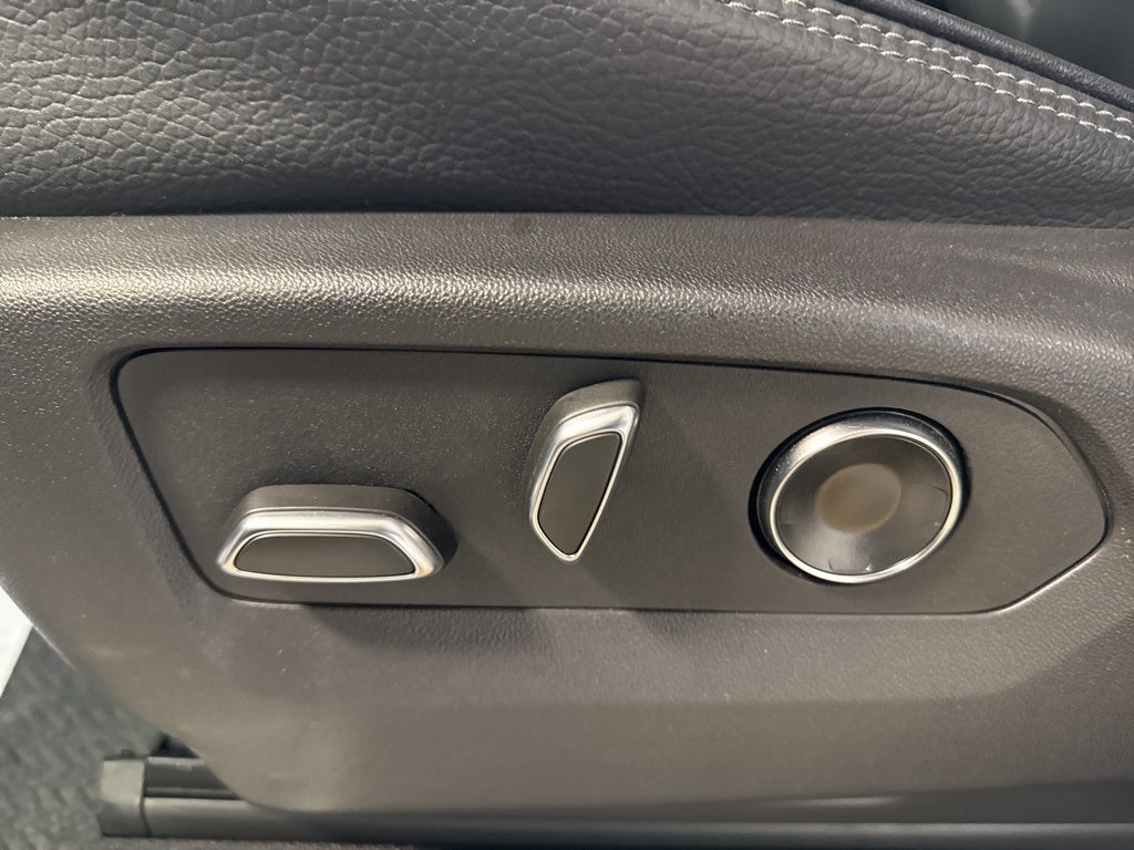 2025 GMC Yukon XL Denali 6.2 w/ Adaptive Cruise