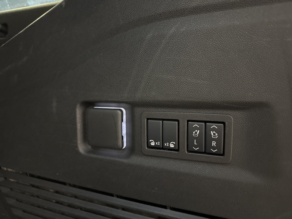 2025 GMC Yukon XL Denali 6.2 w/ Adaptive Cruise