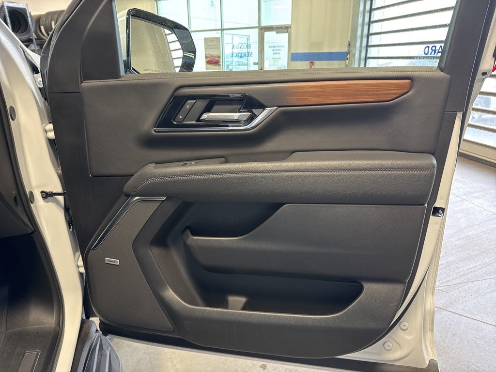 2025 GMC Yukon XL Denali 6.2 w/ Adaptive Cruise